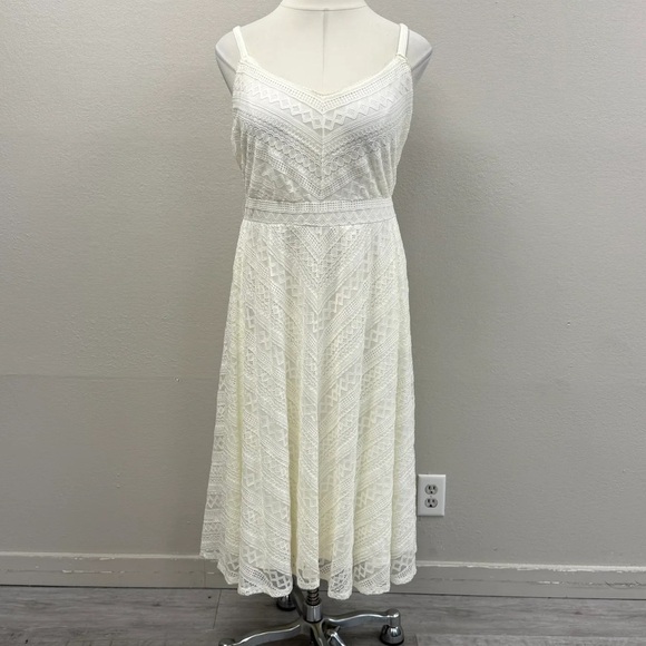 Torrid White Midi Lace Skater Dress - New - Size 26 (4) - Picture 4 of 6